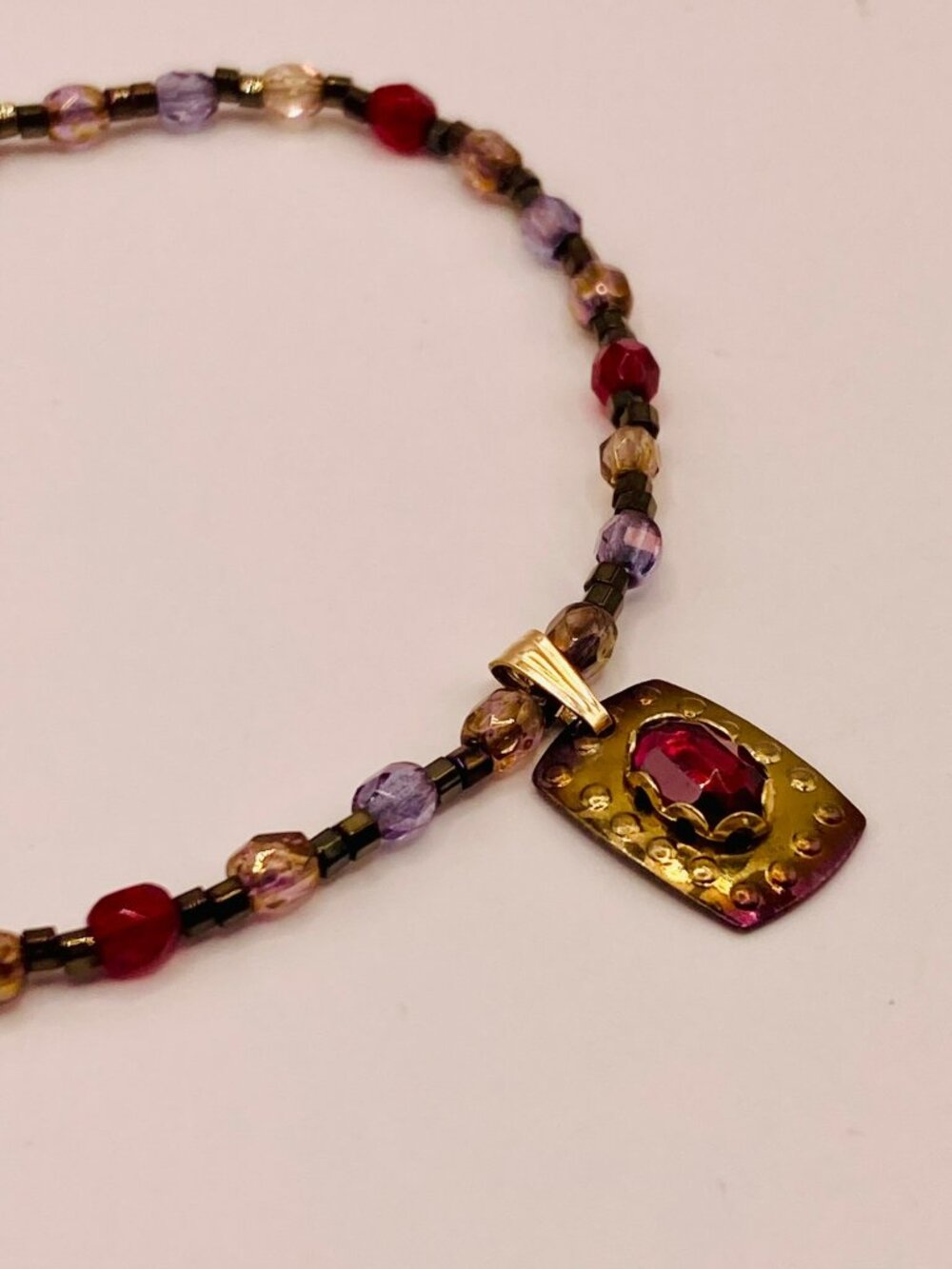 HY Holly Yashi Delicate Beaded Necklace Ruby Red Pendant Gold Accents -8B
